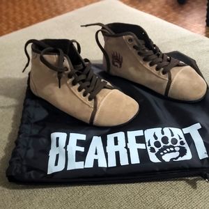 Men's size 8 1/2 Bearfoot Shoes (fits like size 8)